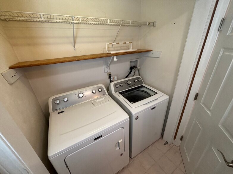 Building Photo - 30 Alfred St