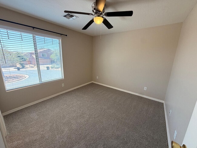Building Photo - 12354 W Glenrosa Ave