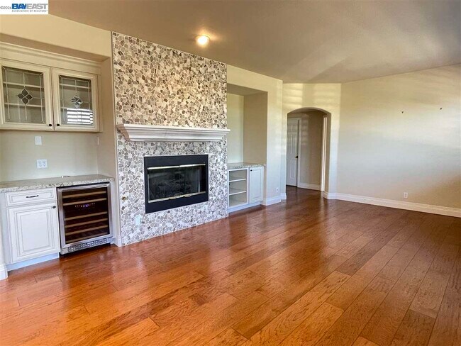 Building Photo - 9332 Mediar Dr