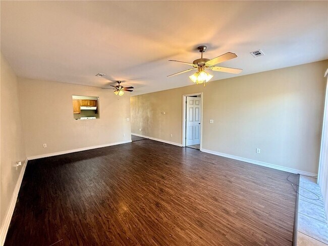 Building Photo - 333 Graystone Cir