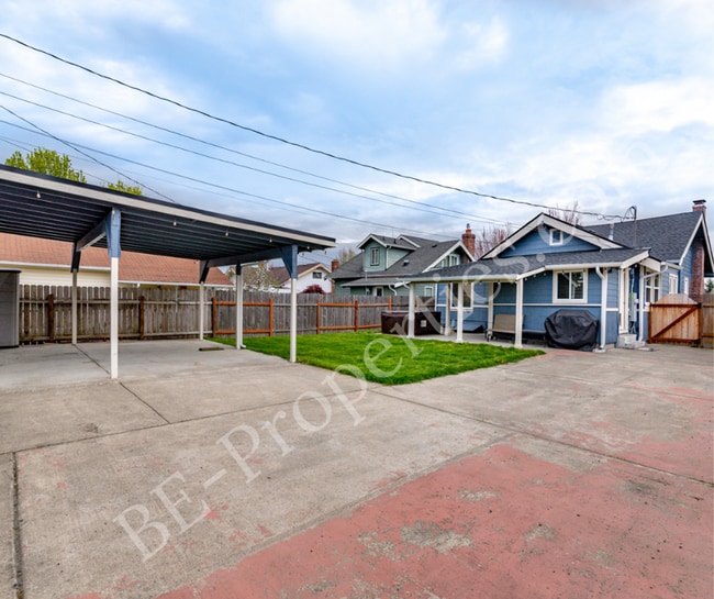 Building Photo - Renovated Tacoma Home