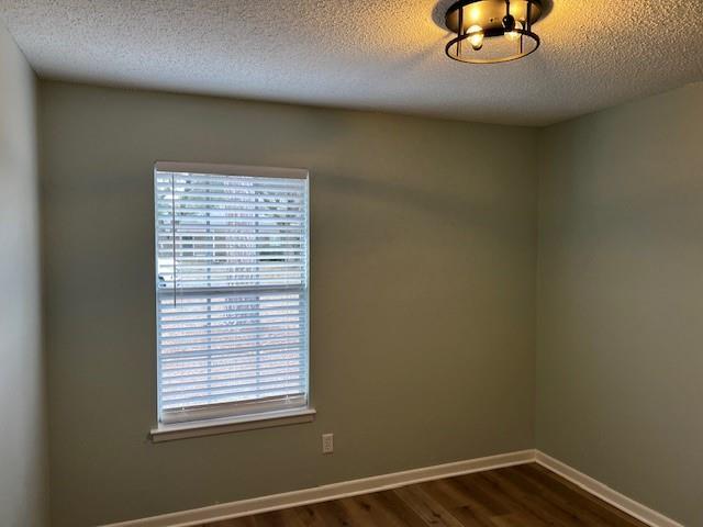 Building Photo - 2056 Mesa Dr