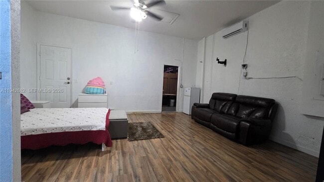 Building Photo - 1601 SE 17th St