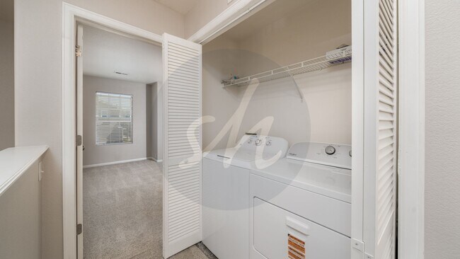 Building Photo - Townhome in The Bluffs at Spring Creek