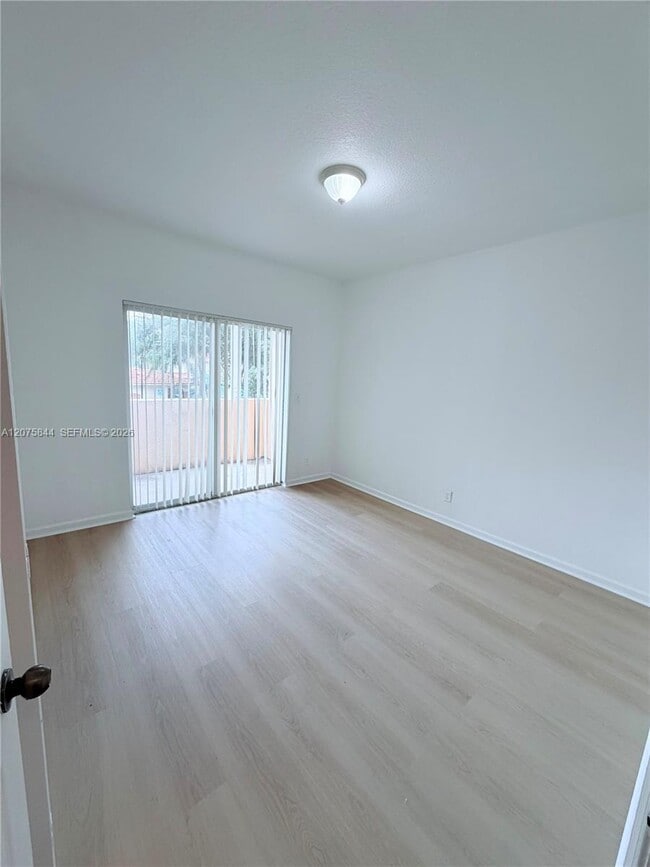 Building Photo - 102 S Santa Catalina Cir