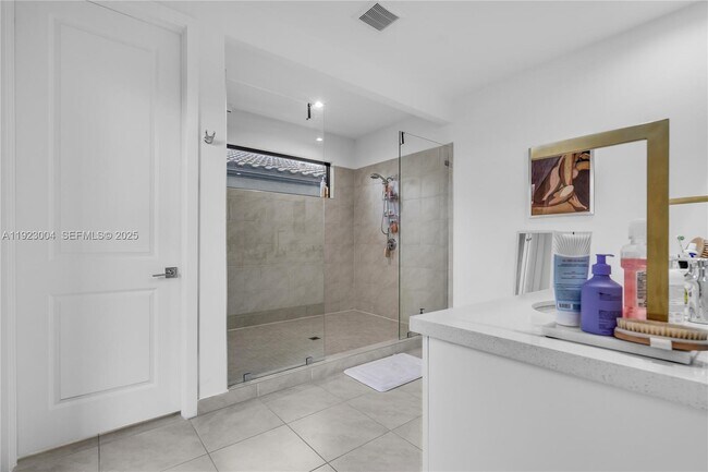 Building Photo - 4363 NW 81st Ave