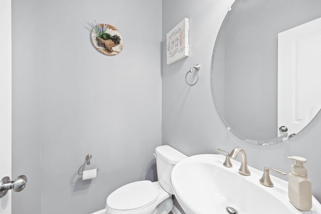 Building Photo - 84 Truman Dr