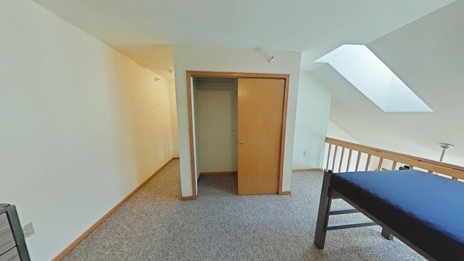 Building Photo - 3 Bedroom, 2 Bathroom