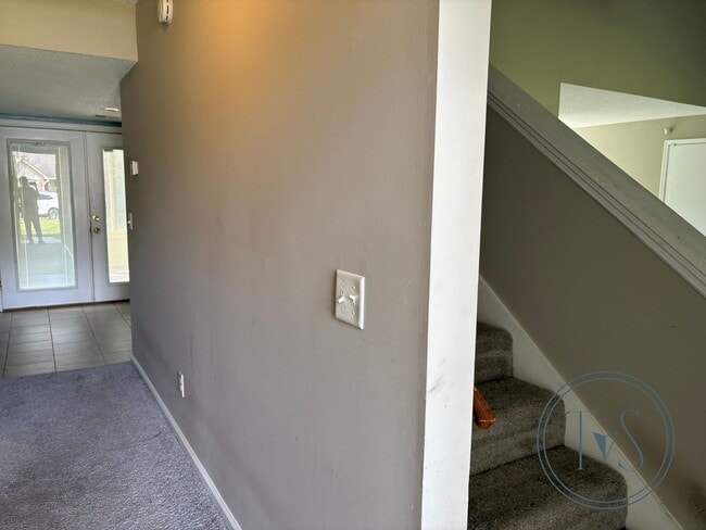 Building Photo - MOVE IN SPECIAL: $500 OFF 1ST MONTH'S RENT!**