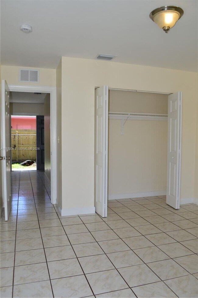 Building Photo - 701 SW 15th Ave