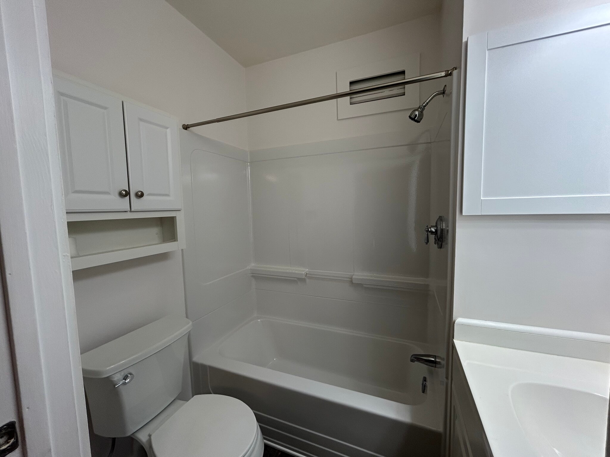 Building Photo - 12 Everett St