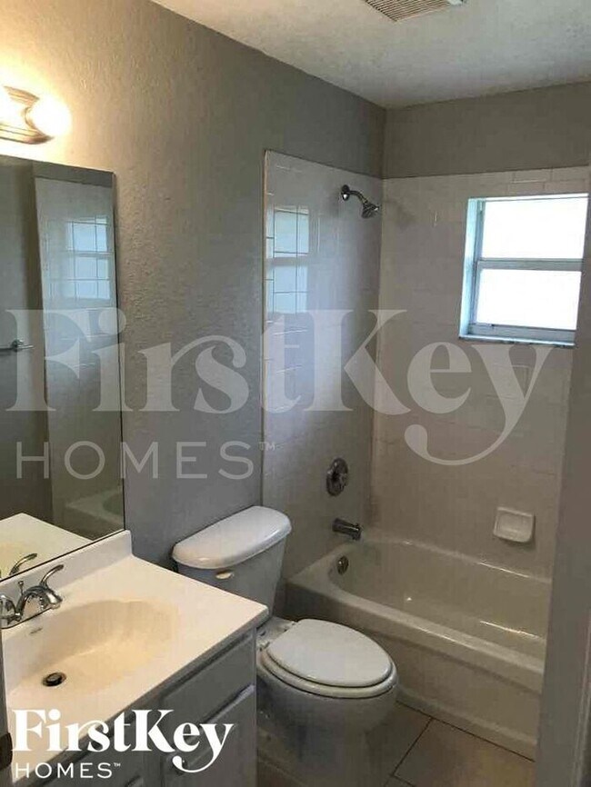 Building Photo - 1908 SW Beard St