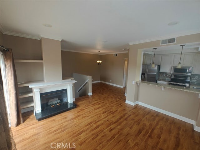 Building Photo - 1095 S San Marino Way