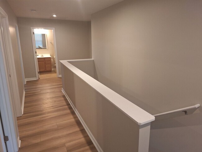 Building Photo - Wonderful Two Story Four Bedroom Home in Northeast Columbia!