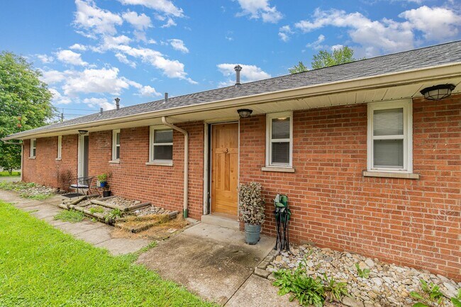 Building Photo - 7204 Longfield Dr