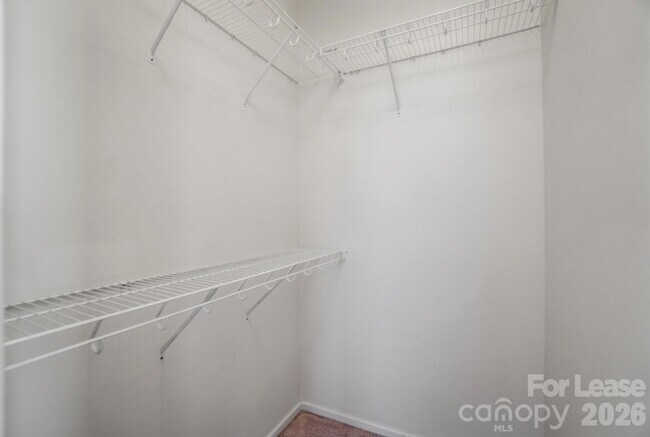 Building Photo - 921 Westbrook Dr