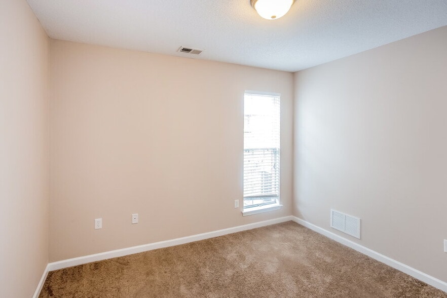 Building Photo - 5882 Tommy Joe Dr