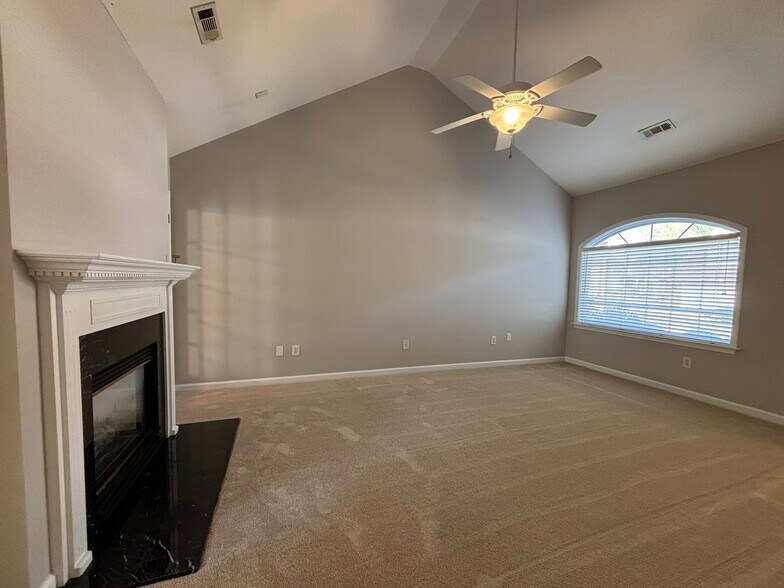 Building Photo - 808 Woodsford Dr