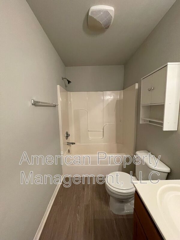 Building Photo - 11108 N 143rd E Ave