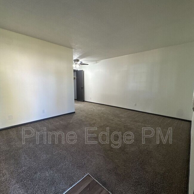 Building Photo - 1109 N 28th St