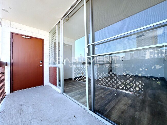 Building Photo - 816 Birch St