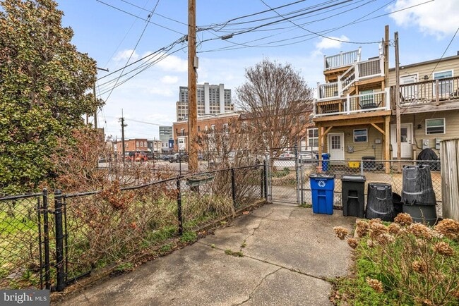 Building Photo - 1437 Towson St