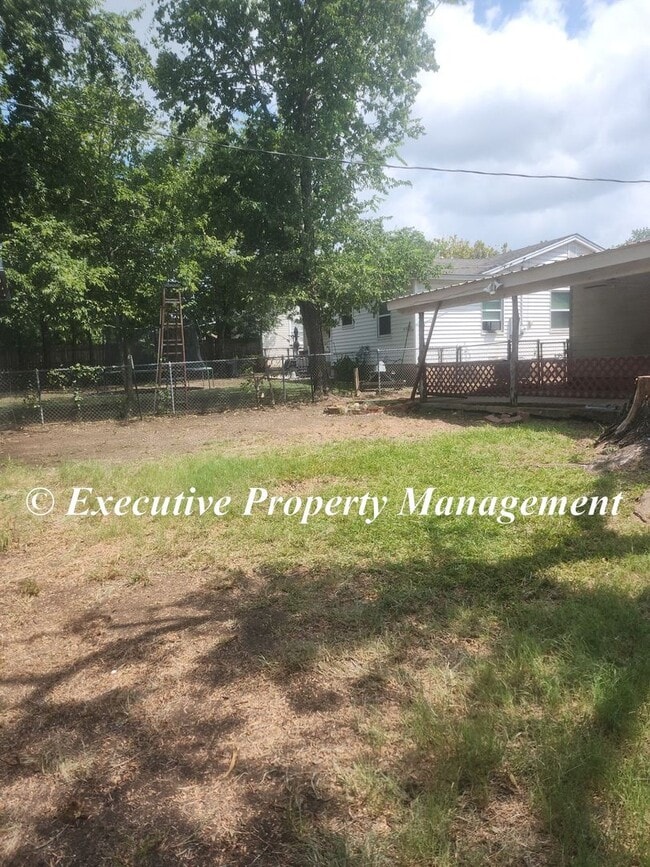 Building Photo - 107 N 28th St