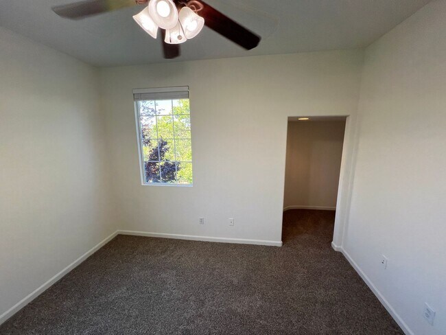 Building Photo - Beautiful Home in Cameron Park with Pool and Greenbelt Views!