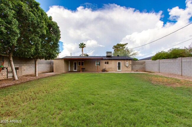 Building Photo - 4115 N 42nd Pl