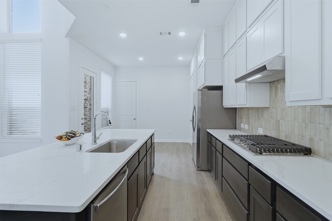 Building Photo - 19722 Riverbed Ln