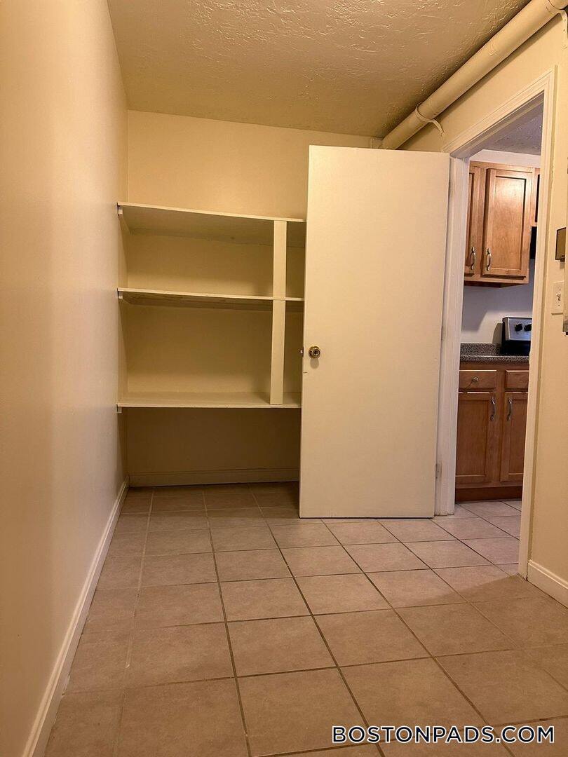 Building Photo - 2 Vista Ln