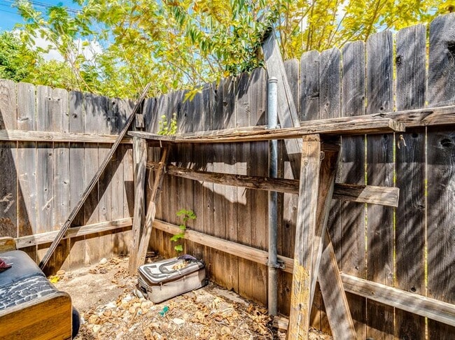 Building Photo - 3404 Willowrun Cove