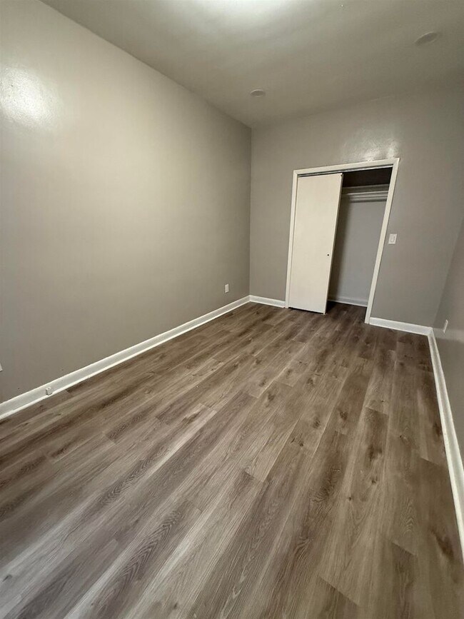 Building Photo - 303 Broadway-1A-1A