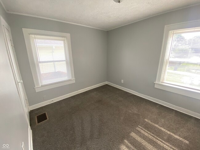 Building Photo - 3258 Winthrop Ave
