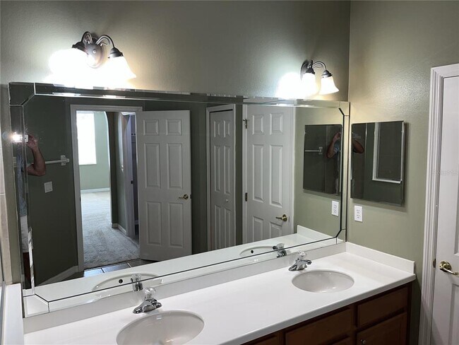 Building Photo - 9429 Myrtle Creek Ln