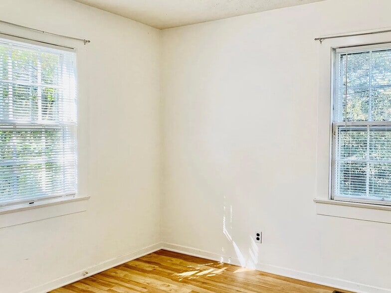 Building Photo - 1745 Allen Ave