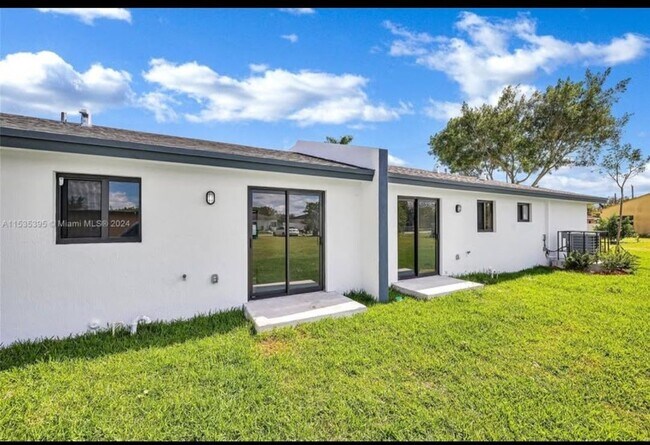 Building Photo - 673 NW 14th St
