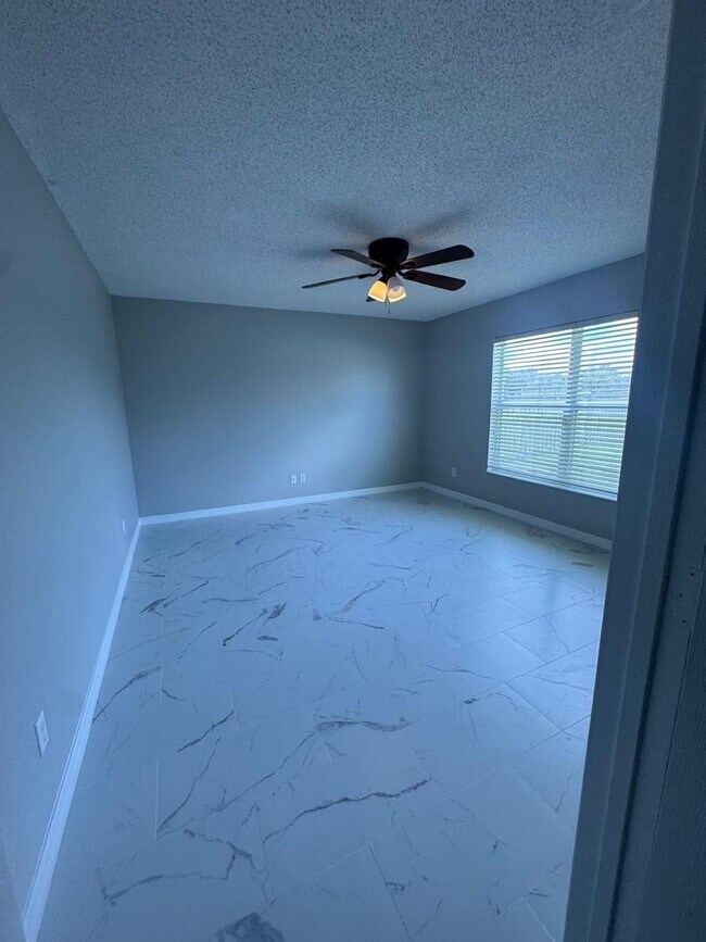 Building Photo - Spacious 4 bedroom house in Waterford Chase