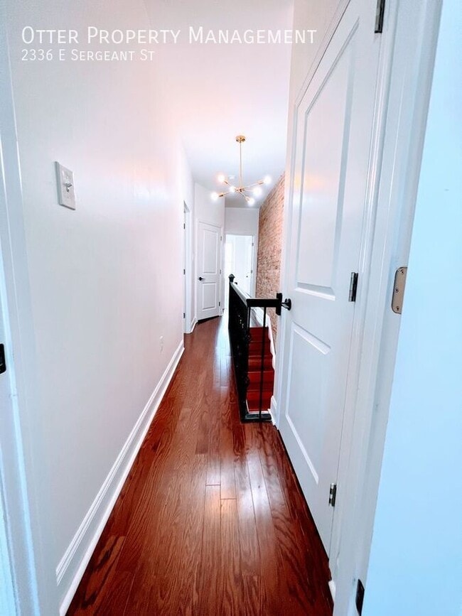 Building Photo - 2336 E Sergeant St