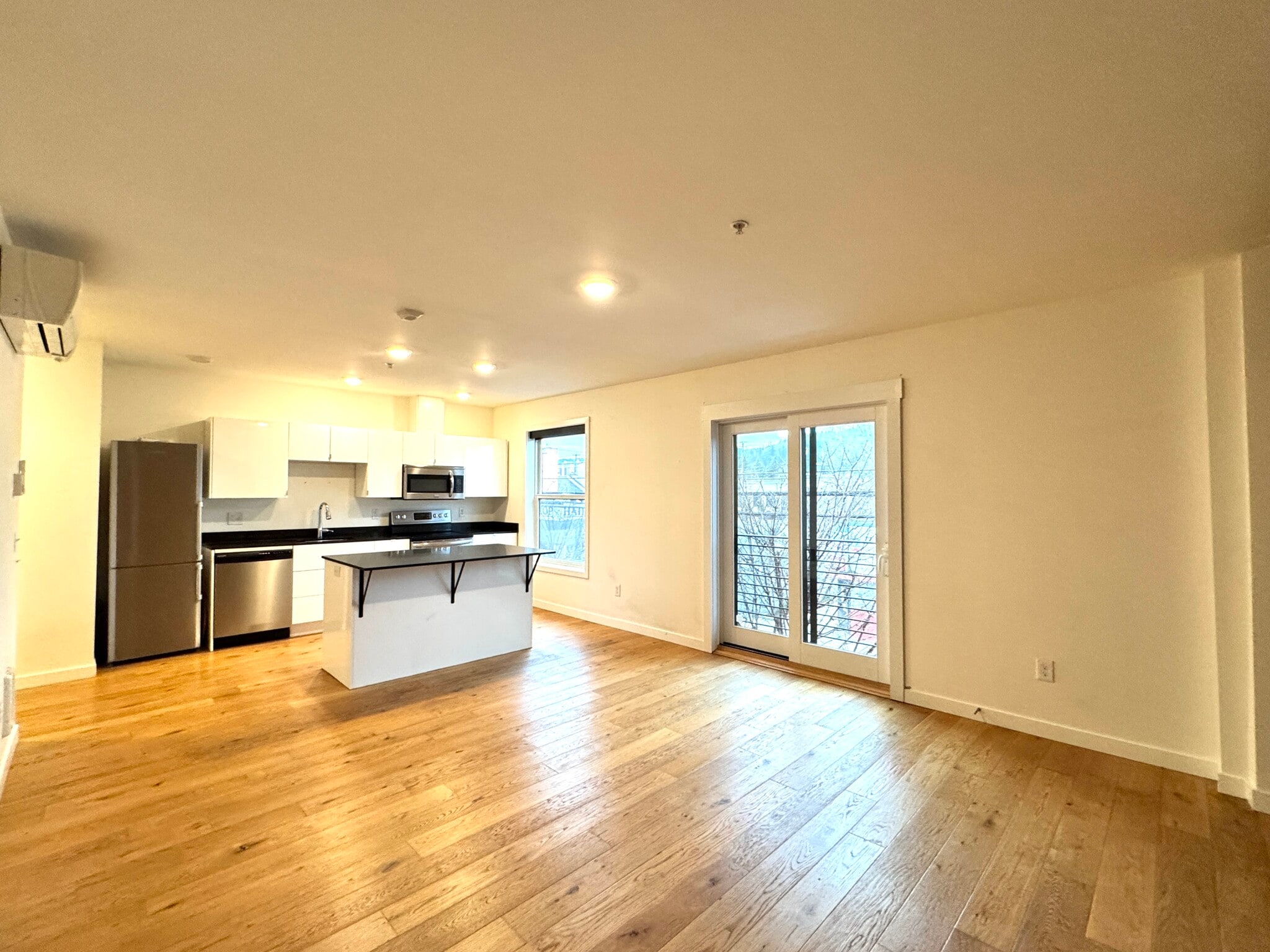 Building Photo - 8803 N Lombard St