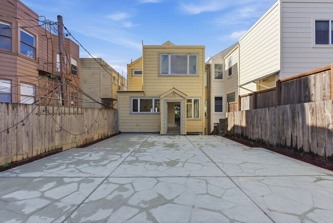 Building Photo - San Francisco Charm with Modern Upgrades