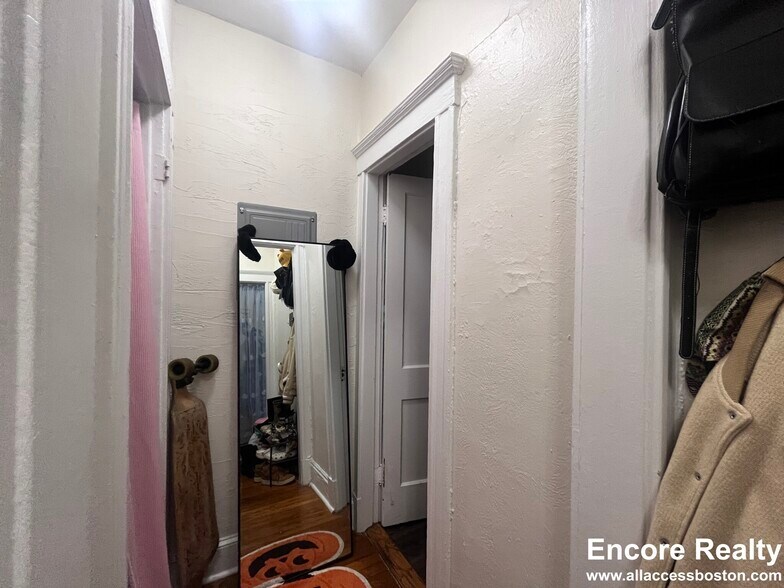 Building Photo - 1161 Boylston St