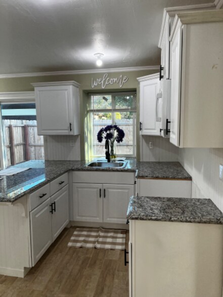 Building Photo - 657 Madrone Ave