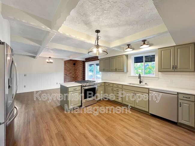 Building Photo - 5600 N Pierce Park Ln