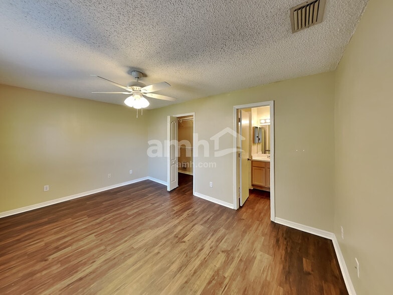 Building Photo - 12519 Dawn Vista Dr