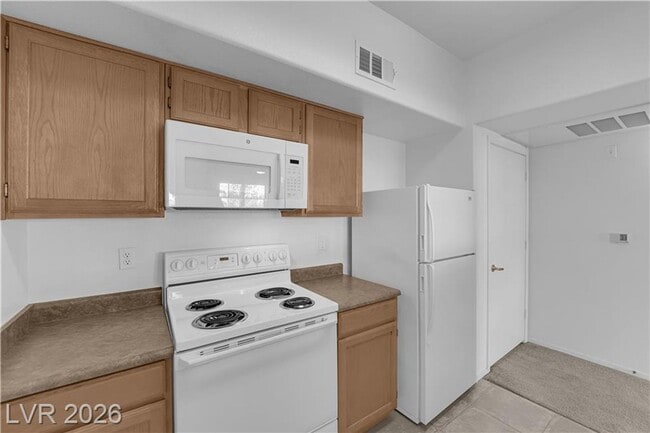 Building Photo - Beautiful 2 bedroom condo with garage!!!