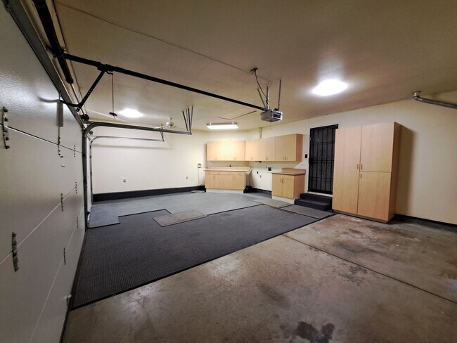 Building Photo - 143 Buttercup Cir