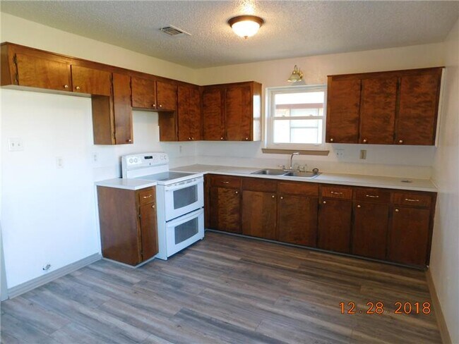 Building Photo - 1010 Jackie Jo Ln