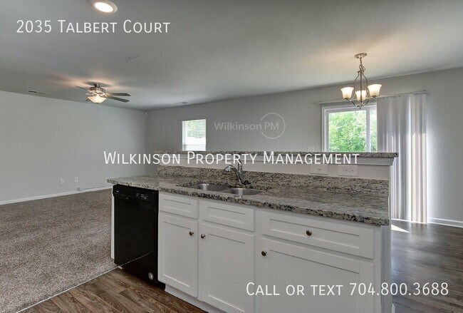 Building Photo - 2035 Talbert Ct