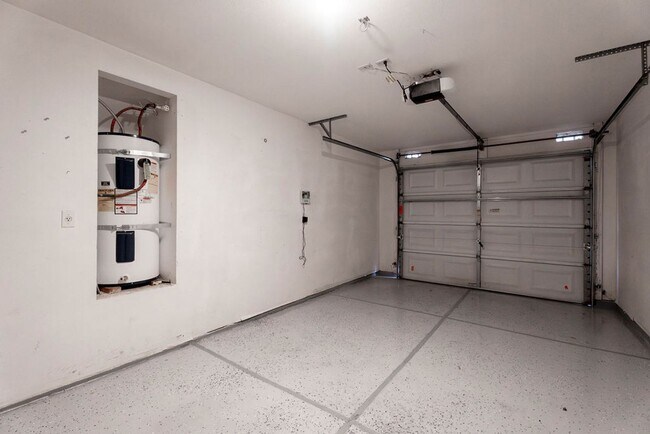 Building Photo - 8217 Diamond Star Ct